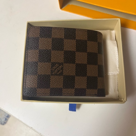 BROWN LOUIS VUITTON WALLET BRAND NEW OPEN TO OFFERS - Picture 4 of 4